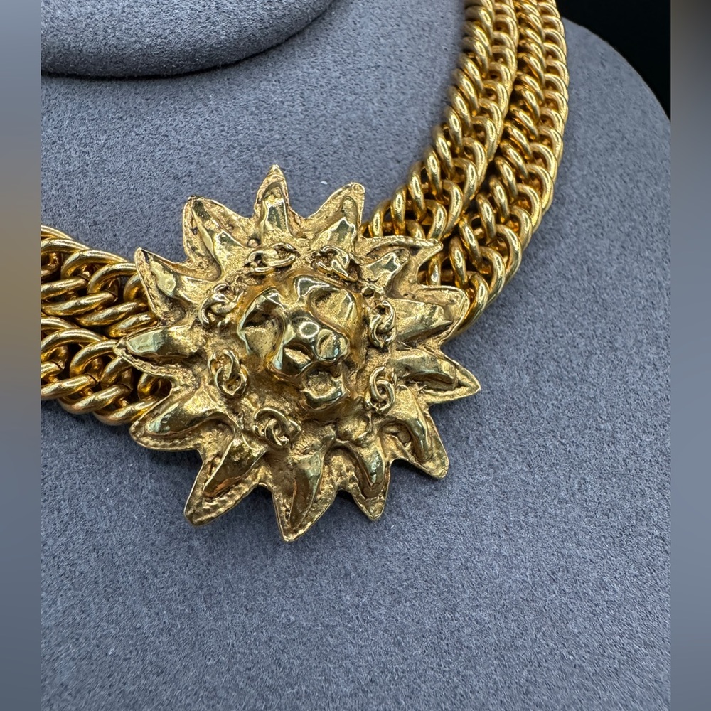 ‼️FINAL PRICE‼️ LOT 969 24K gold plated Chanel double strand vintage lion - Picture 9 of 14